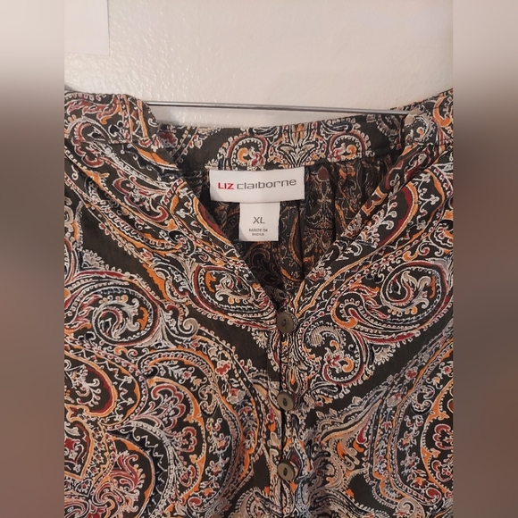 Liz Claiborne EUC Sleeveless Paisley print top for women. Perfect for warm days! - Picture 3 of 6